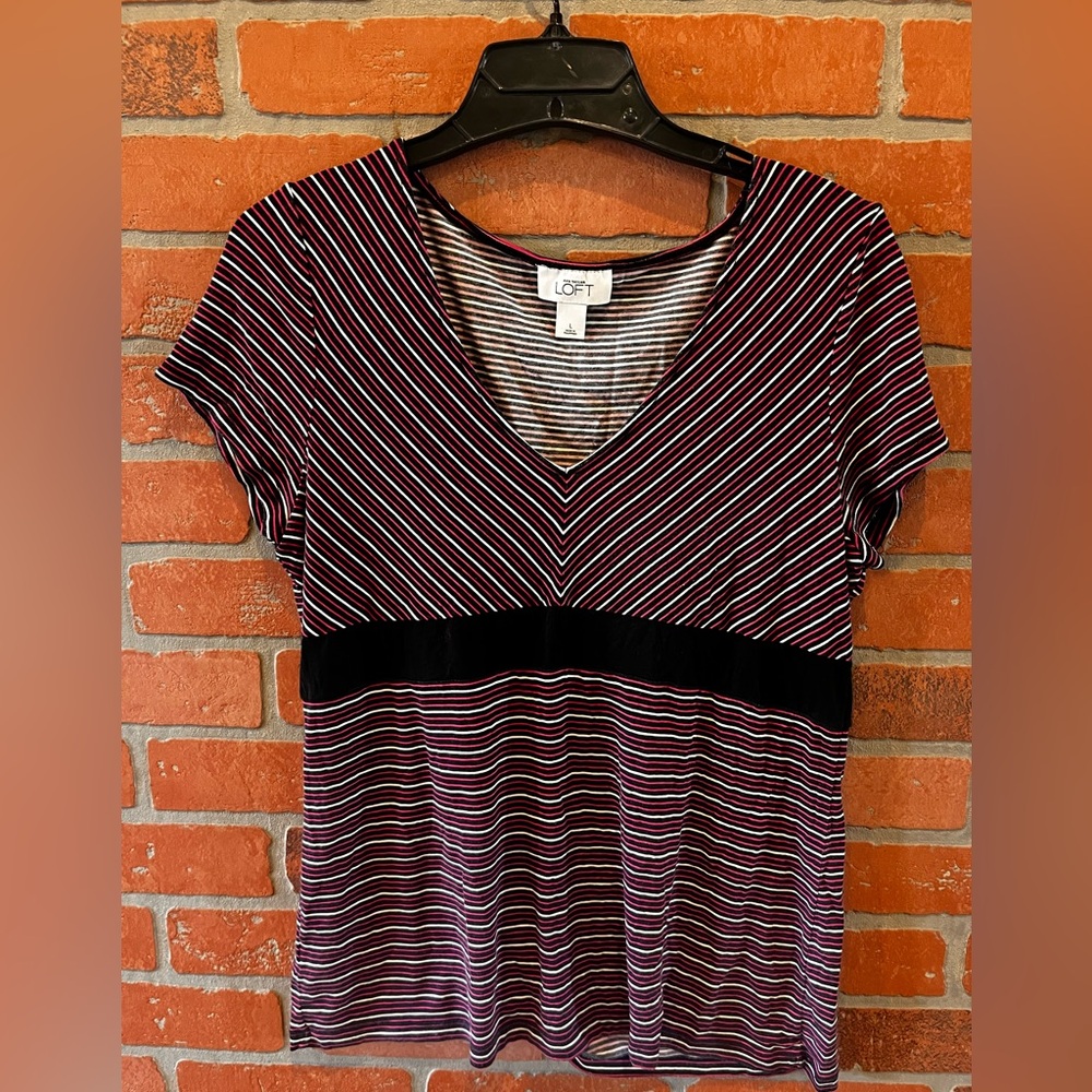 Ann Taylor Loft - V-neck t shirt- Size Large